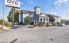 Oyo Townhouse Oklahoma City Airport